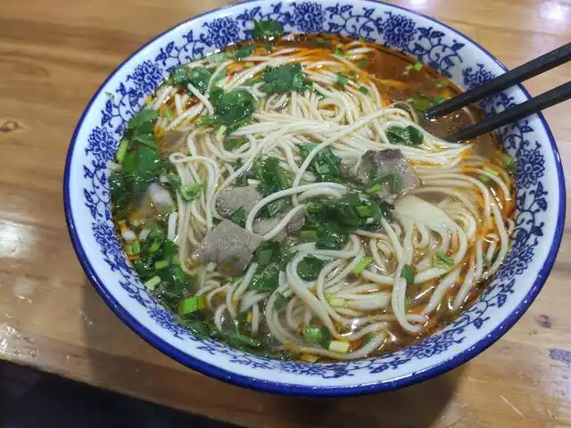 楼下的"兰州牛肉拉面"馆,不错哦