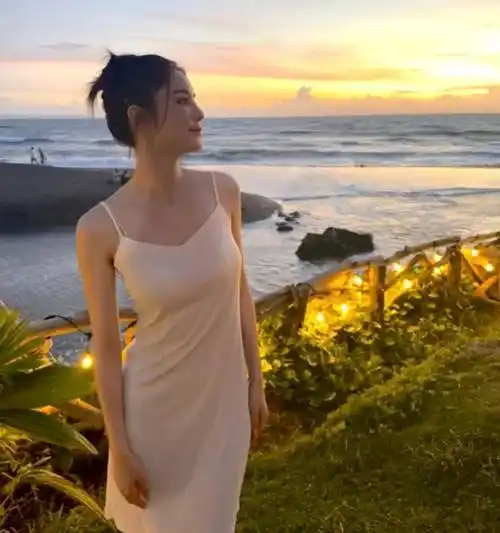 林峯老婆张馨月晒一家三口旅游照,又被网友骂了,明星老婆难做啊_照片