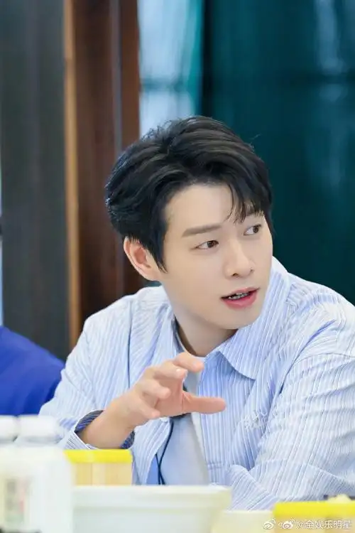 而魏大勋作为一位备受喜爱的明星,他的加入将为节目注入新的活力,带来