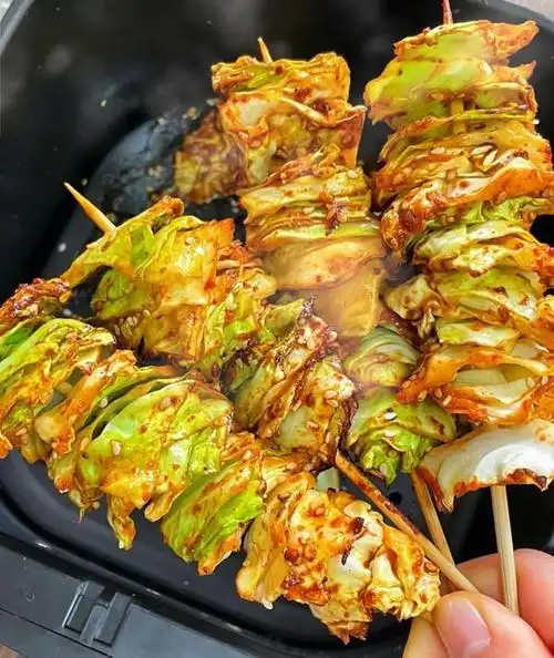 正宗爆炒包菜的做法(低卡包菜串串一定不可错过)(1)