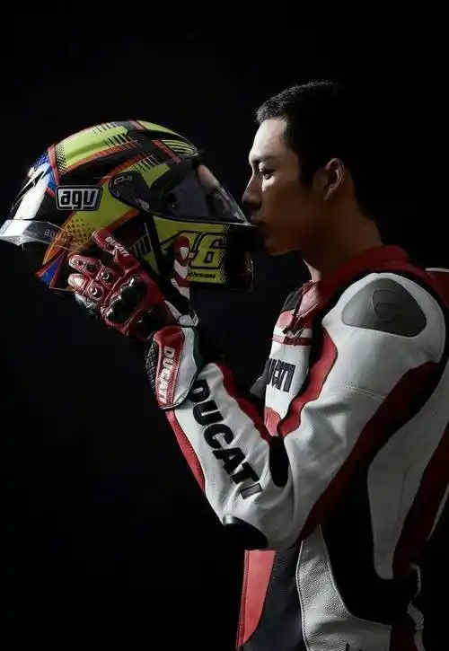 彭于晏接班人出浴视频曝光,名品腹肌馋哭全网_韩东_无心_时间