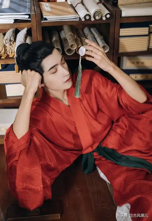 汉服国风美少年,带你看看高颜值的古风小哥哥!你爱了吗?