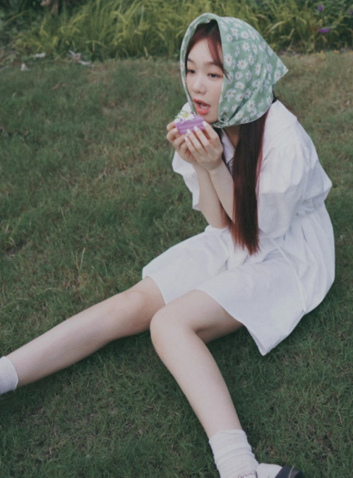 解散后的徐梦洁终于挑战白袜当她跪下的一刻这腿细爆了