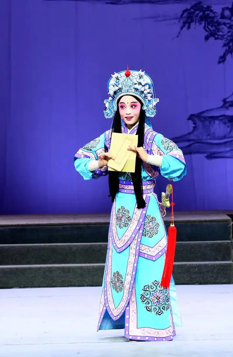 优秀青年演员王涓婷漂亮剧照分享#谁说戏曲不抖 - 抖音