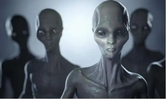 中国9人疑似外星人