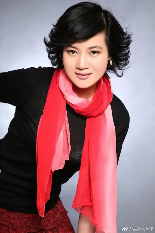 43岁央视女主播富豪老公病逝,争夺百亿家产却遭遇死亡威胁