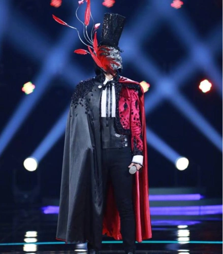 这个是汪苏泷哦之前一直以为林俊杰或者是王源的那个唱将,大家知道是