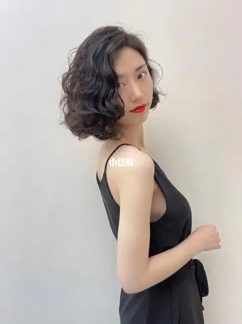 法式烫复古风格烫发短发烫发短发造型烫