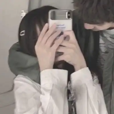 真人一人一半情侣头像