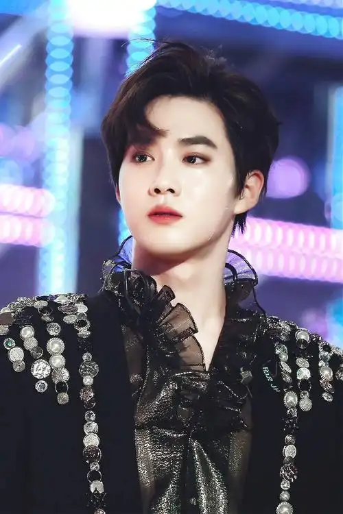 金俊勉/suho
