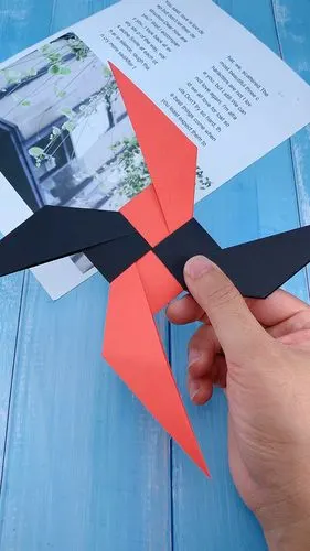 手工折纸#超好玩的回旋纸飞镖,快来折一个吧?-度小视