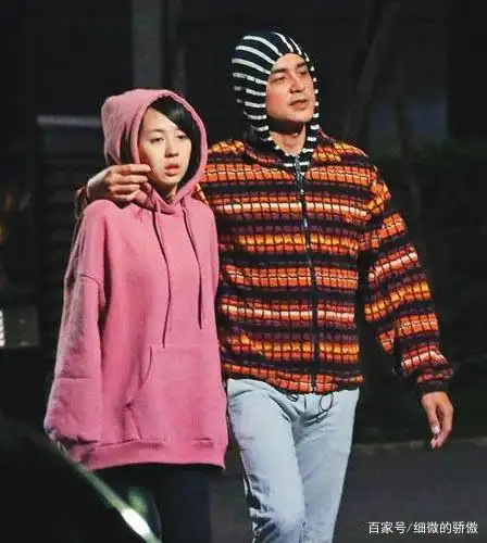 明道与王婷萱多次被拍.