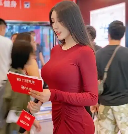 位在健身圈非常有名气的小姐姐,因为一场健美比赛而爆红,她就是刘太阳