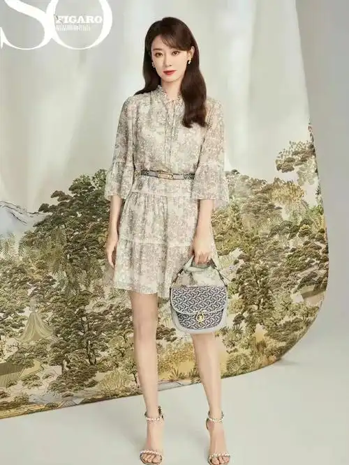 sw明星穿搭张小斐同款一字带凉鞋