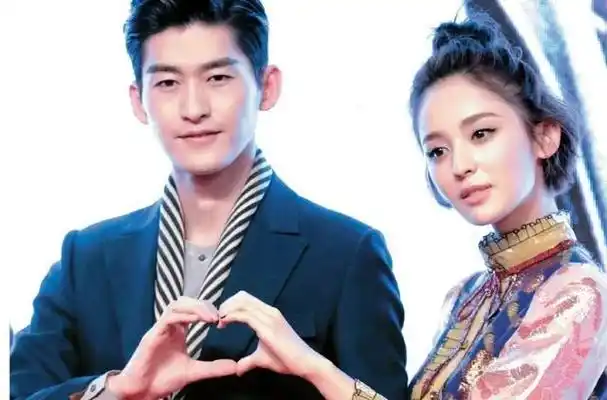 2014年,张翰与郑爽分手后,张翰与赵丽颖一同主演的电视剧《杉杉来了》