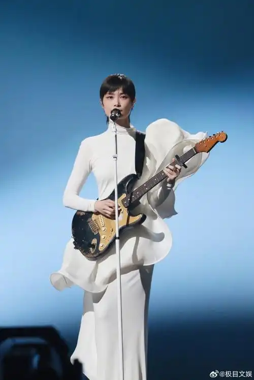 李宇春周笔畅合体爷青回