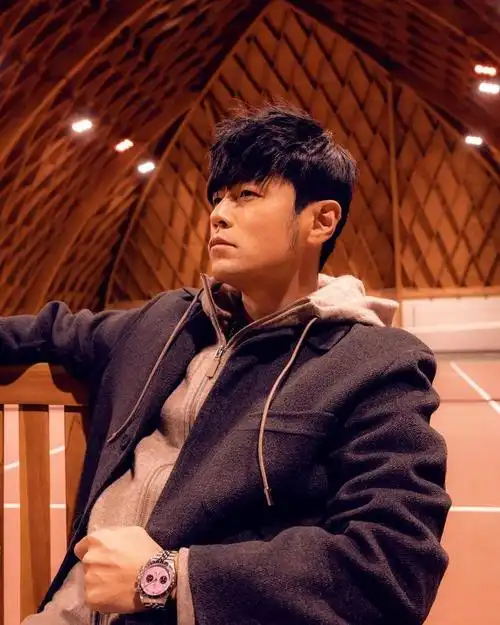 周杰伦最新帅照