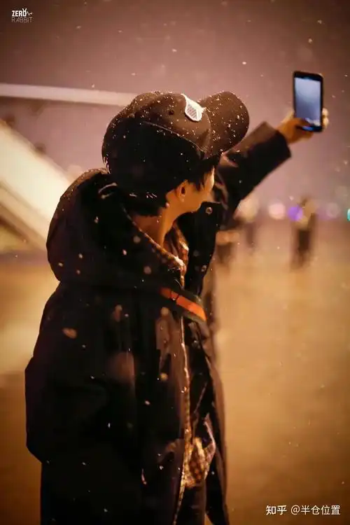 姐妹们有没有贺峻霖的可爱照片微信头像那种谢谢啦