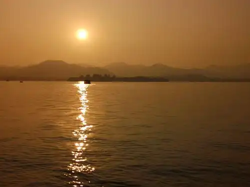 *【印象西湖】*〖上有天堂,下有苏杭〗手机原创摄影系列〔10〕 - 美篇