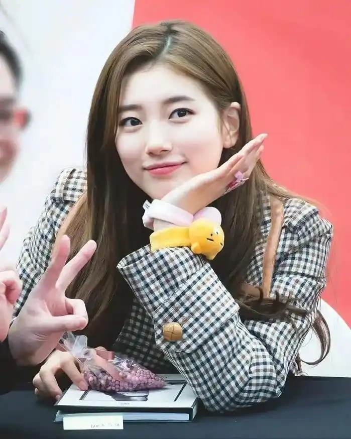 裴秀智 #suzy #笑起来很甜 #笑容杀 好久之前的见面 - 抖音