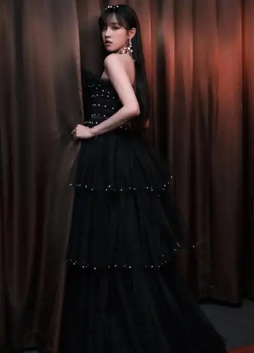 公司包装胜过整容宋雨琦出道前旧照公开像极hold住姐