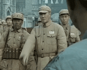 去 给他两耳光 让他以后长长记性(《亮剑》表情包)