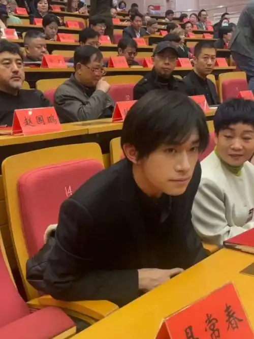 易烊千玺舒淇合作新片将开机