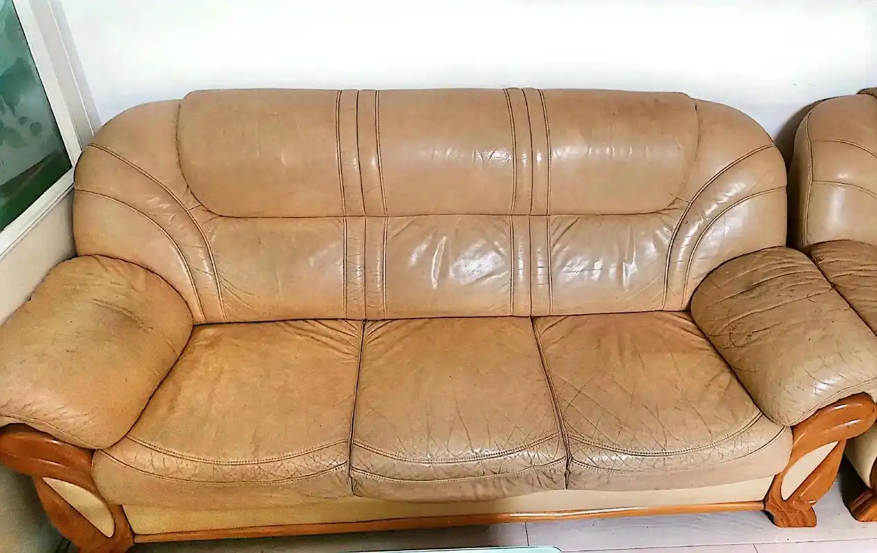皮沙发转卖.家用高档纯皮沙发,坐着非常舒服,沙发非常结实,由 - 抖音