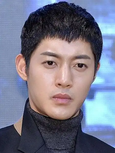 金贤重超短发演绎硬汉型男,男明星图片,发型图片