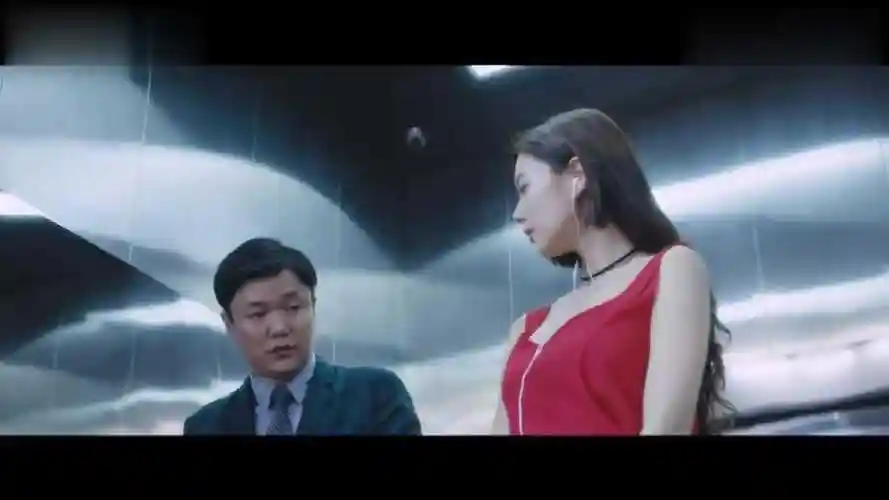 情圣:肖央打电话这段,衣架实力抢镜,中年大叔太不容易啊!