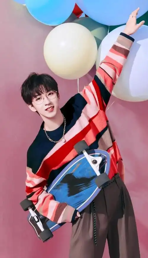 贺峻霖满分微笑