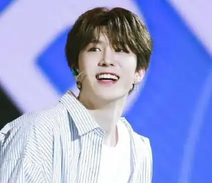 范丞丞旧照流出,男大也十八变?出道前与现在气质简直判若两人!