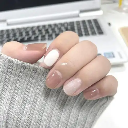 夏天纯色美甲 裸色跳色