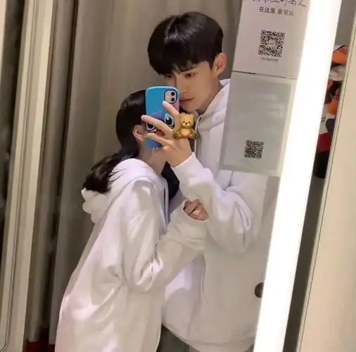 头像| 情侣:总有不期而遇的温柔和生生不息的希望