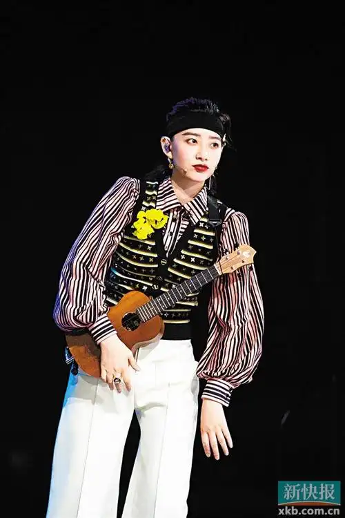 团宠李斯丹妮你要多去爱自己,别人才会爱你李斯丹妮也是十分受欢迎的