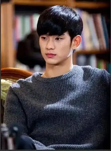 小李子年轻时的,空气感的刘海很好地修饰了他的大脑门.