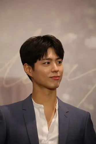 03.18】【明星】朴宝剑西装帅气亮相比心 时隔两年香港再办见面会