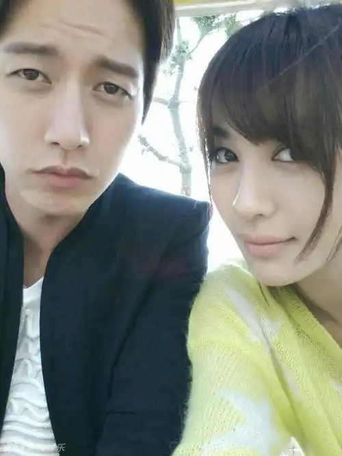 李菲儿与朴海镇卖萌