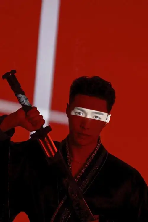 古风图  莲开双面 前世今生  历人间百态 归来仍是少年    @张艺兴