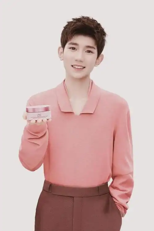 绝版寸头王源可爱来袭,又是被粉丝"玩坏"的一天