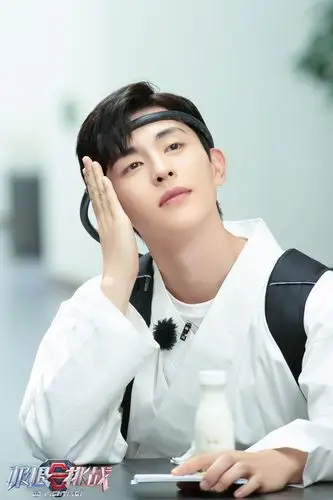 邓伦极限挑战化身杨过面试乌龙逗趣不断