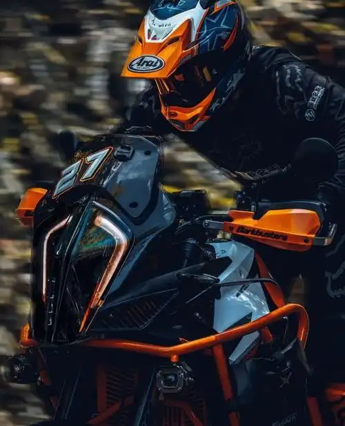 来自ktm1290暴躁大野驴的细节感,这气质绝对的梦想