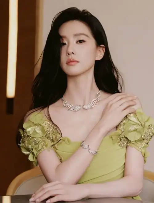 qeelin全球品牌代言人刘诗诗