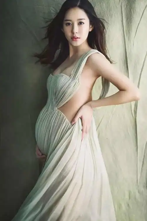 张子萱孕照曝光 日记错字连篇不如小学生