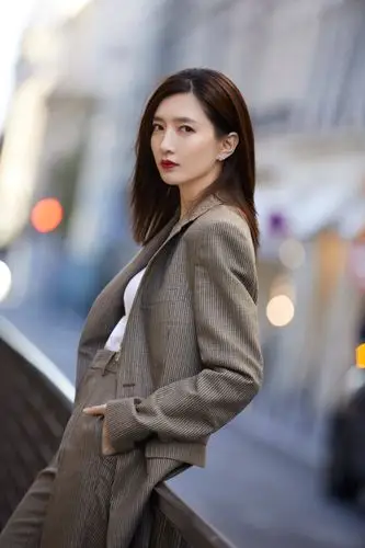 江疏影 stella mccartney2019春夏大秀