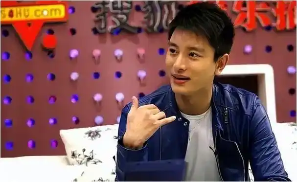 李小璐离婚6年风采依旧贾乃亮却声名狼藉究竟错在何处