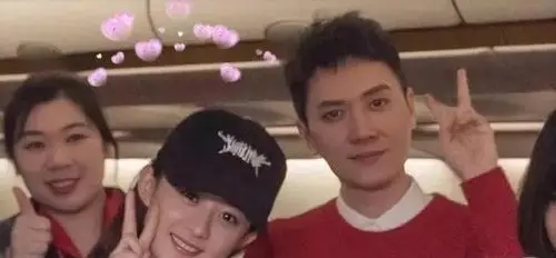 有点甜冯绍峰拍片直接带上老婆儿子一家三口合体猝不及防