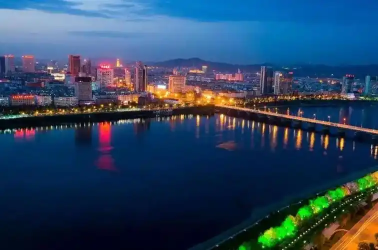 最新全国高校名单一览(七)——吉林省!名校简介 投档分数线汇总!