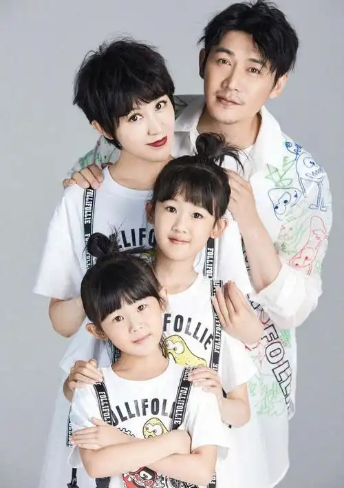 陆毅似乎也没有追求儿女双全,妹妹都已经上小学二年级了,依然没有要三