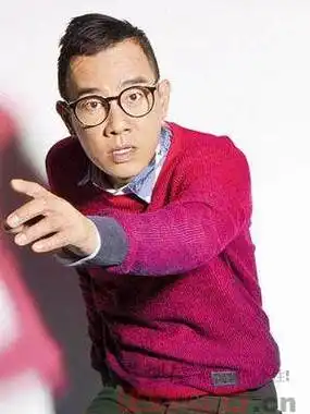 那么你知道陈小春最新发型吗?